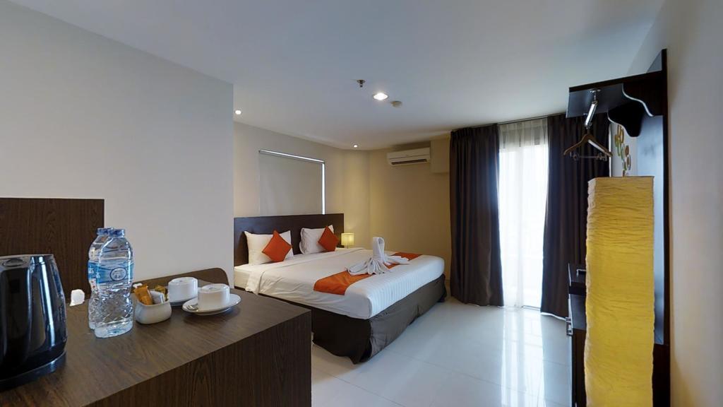 The Gloria Suites Grogol Jakarta Luaran gambar