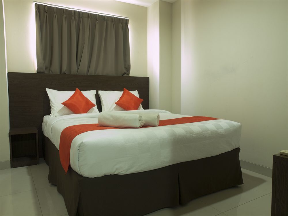 The Gloria Suites Grogol Jakarta Luaran gambar