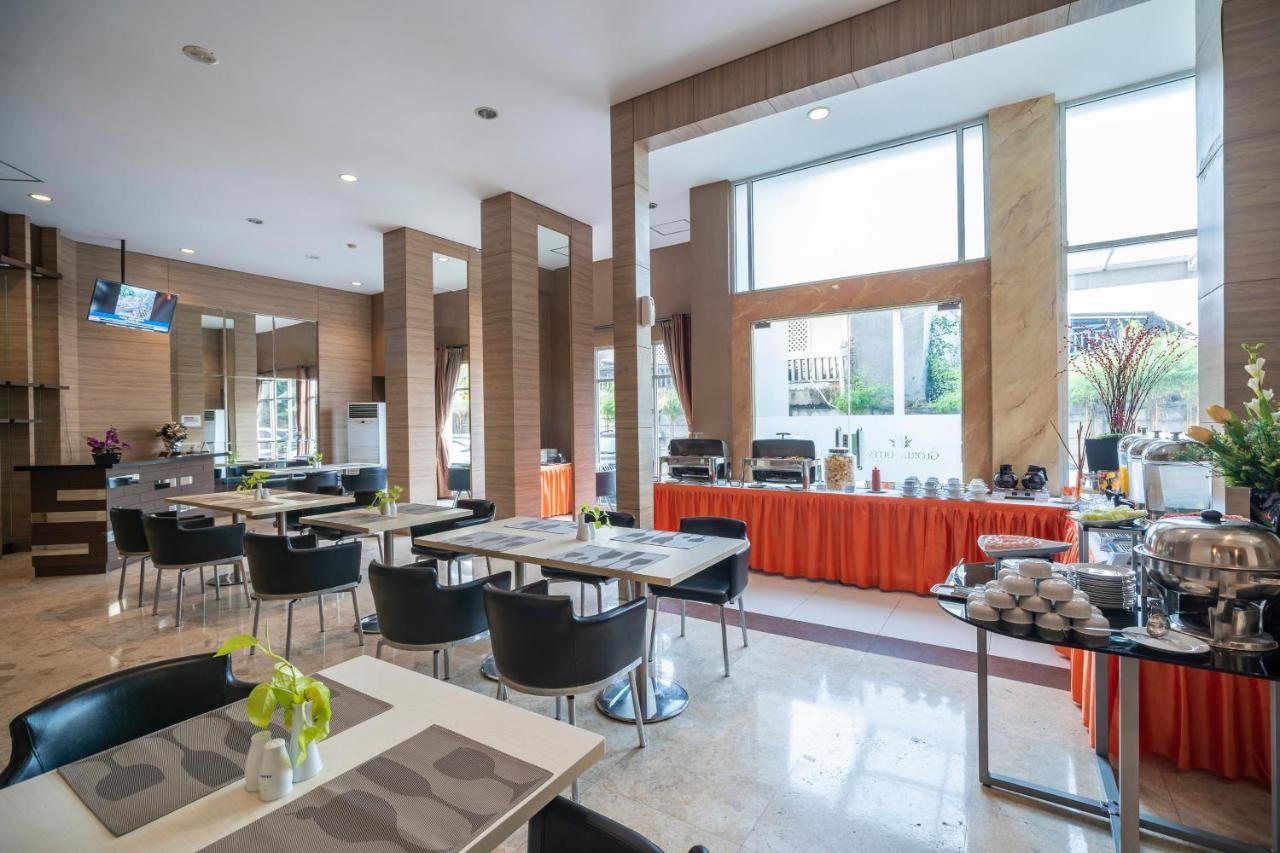 The Gloria Suites Grogol Jakarta Luaran gambar